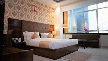 Deluxe Double Room, 1 Double Bed | Premium bedding, memory foam beds, individually furnished, desk