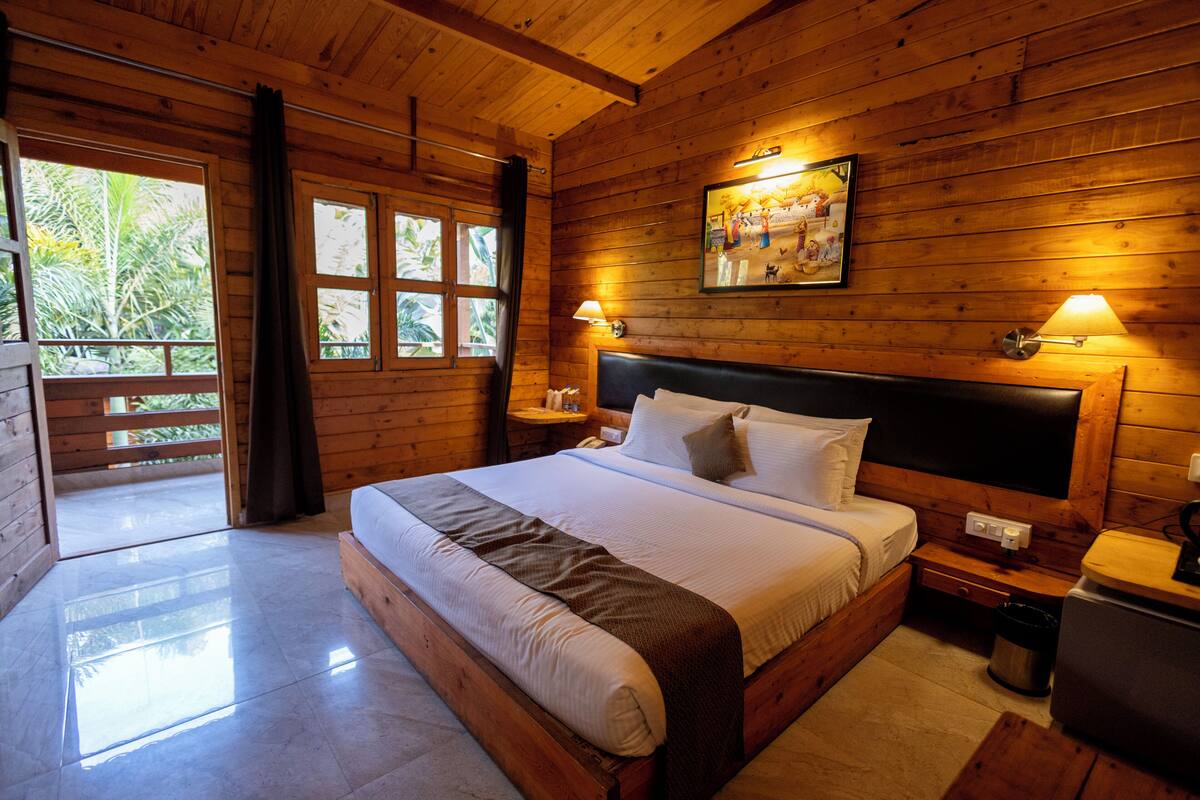 Luxurious Wooden Cottage with Valley View