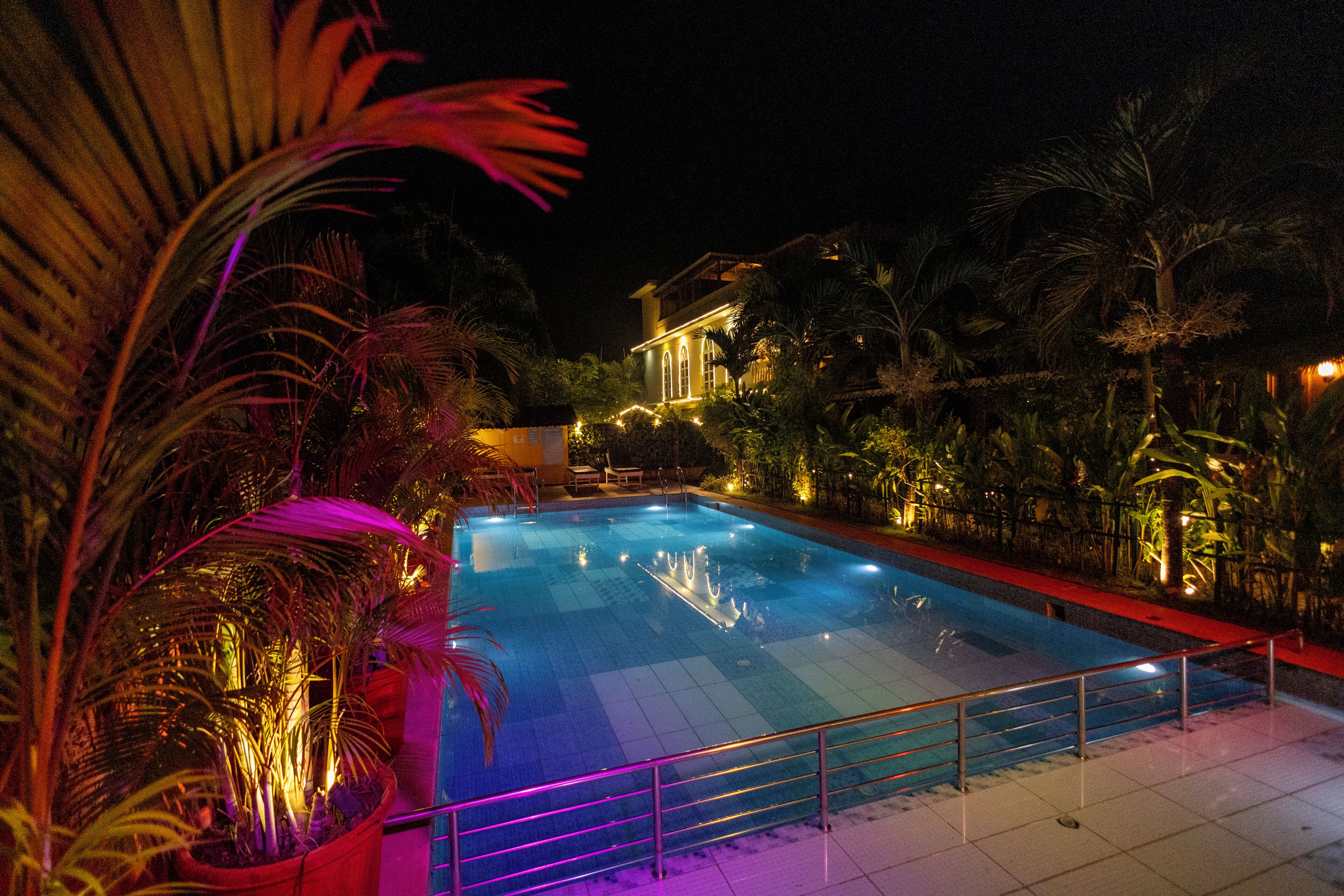 Indoor pool, outdoor pool
