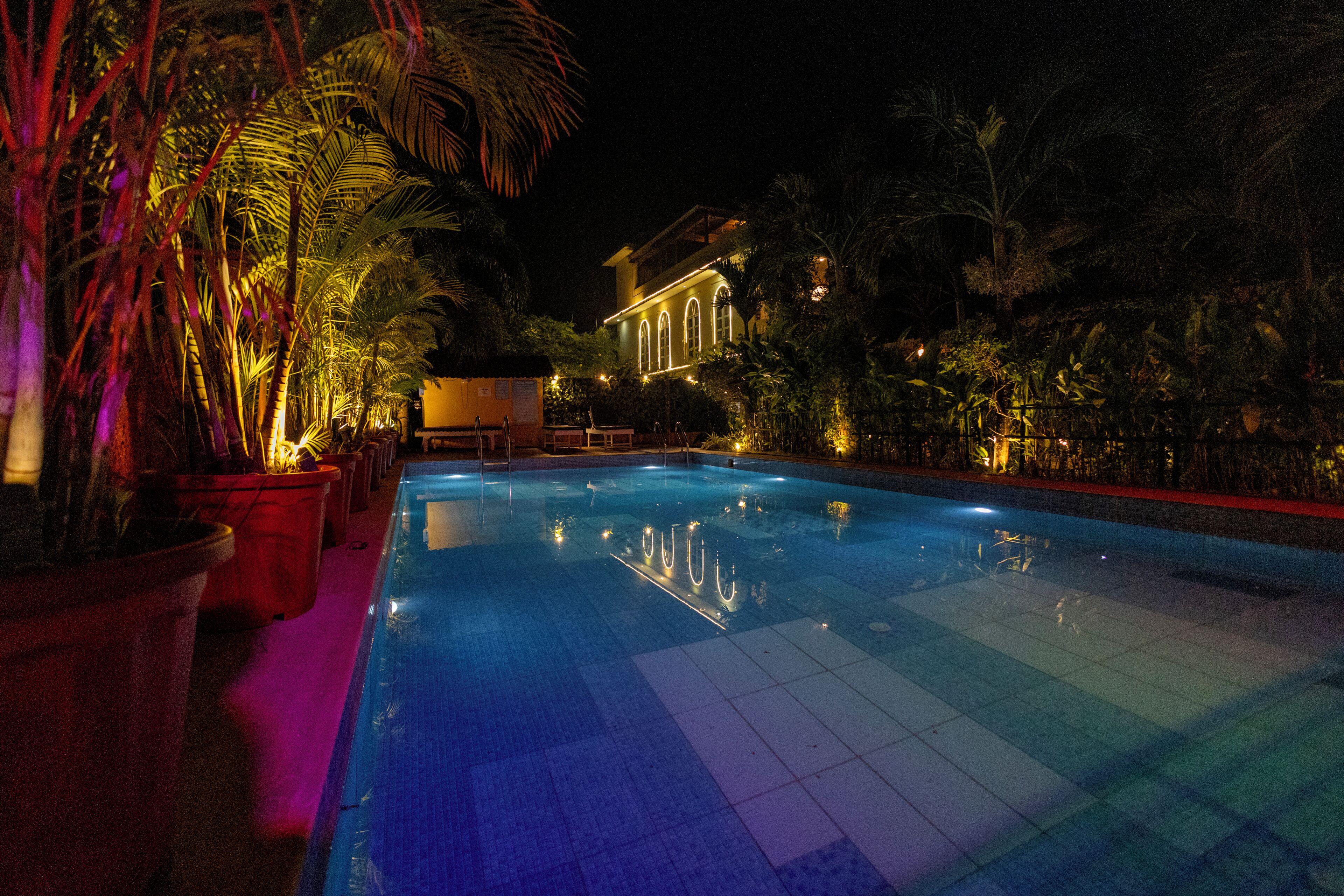 Indoor pool, outdoor pool