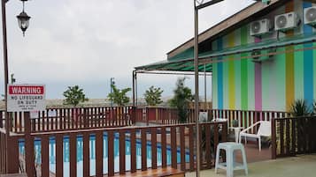 室外游泳池