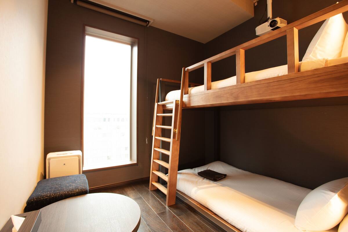 客房 (Bunk Bed) | 笔记本电脑工作区、免费 WiFi、床单