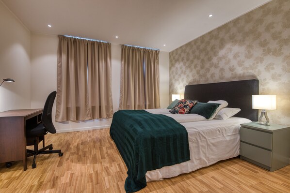 Comfort Apartment, 1 Bedroom | 2 bedrooms, hypo-allergenic bedding, memory-foam beds