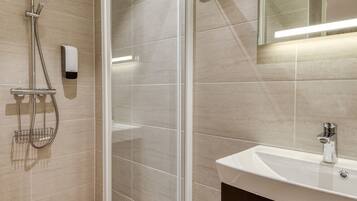 Comfort Apartment, 1 Bedroom | Bathroom shower