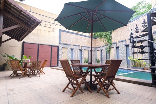 OYO 1421 Kasmaran Guest House Syariah