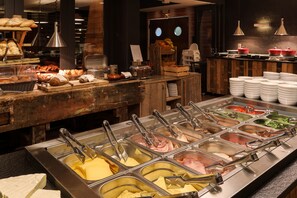 Daily buffet breakfast for a fee - Strandhotel Westduin (Koudekerke)