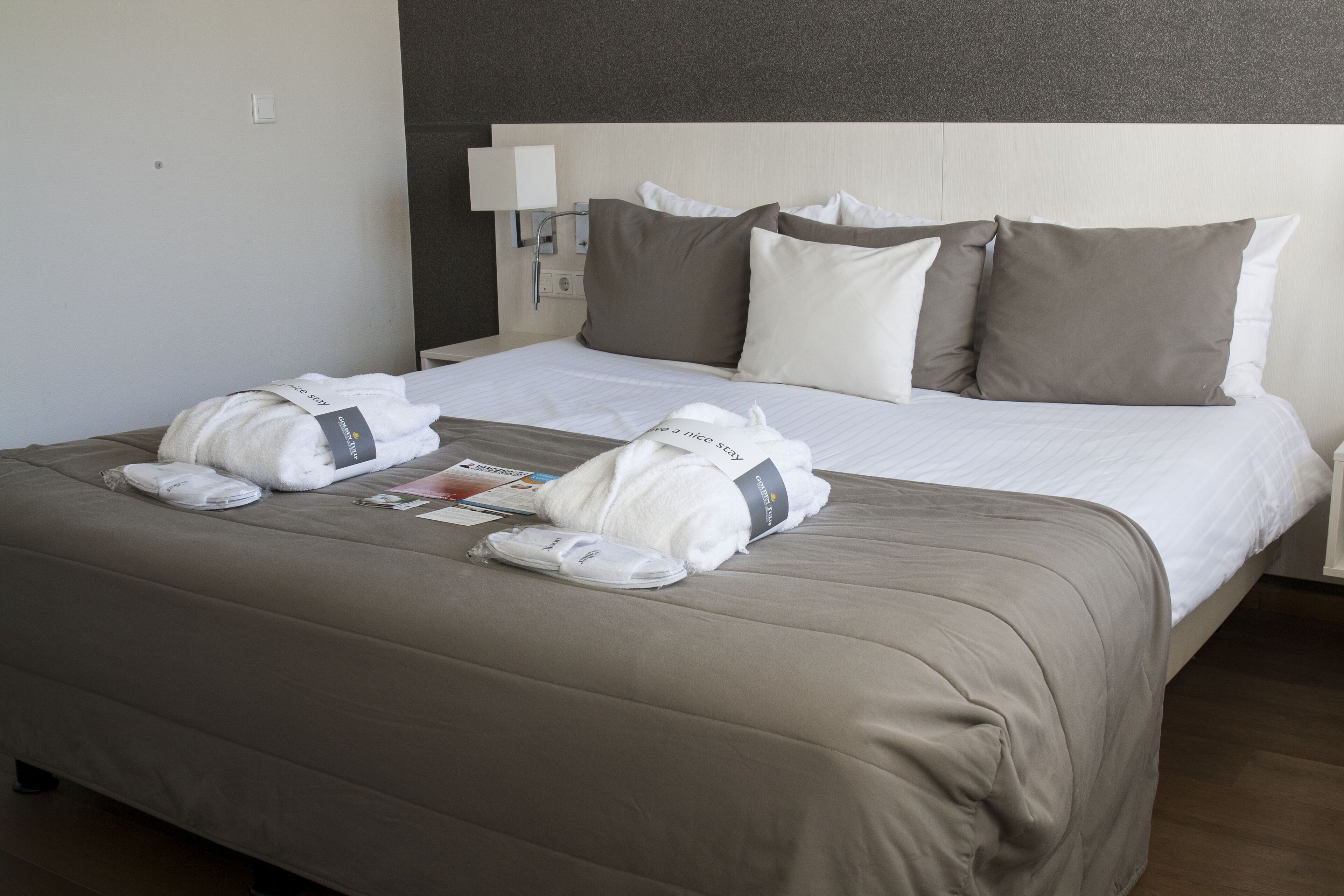 deluxe suite | 1 bedroom, hypo-allergenic bedding, in-room safe, individually decorated