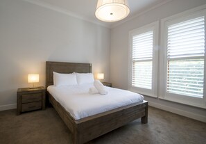 4 bedrooms, desk, iron/ironing board, travel cot