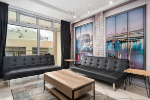 Classic Apartment | Living room | 60-inch flat-screen TV with satellite channels, TV
