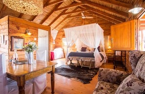 Tabla de planchar con plancha, wifi gratis y ropa de cama 