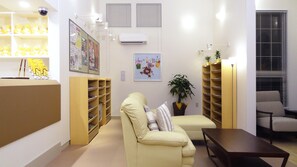 Lobby sitting area - Family Lodge Hatagoya Kamisu (Kamisu)