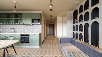 Suite Marrakesch | 起居區 | 49-吋平面電視、衛星頻道、電視