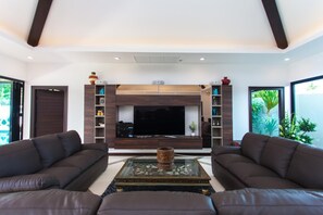 Télévision, chaîne hi-fi