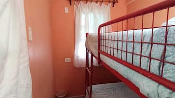 1 habitación, tabla de planchar con plancha y wifi gratis