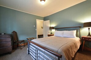 2 Schlafzimmer, Schreibtisch, Bügeleisen/Bügelbrett, kostenloses WLAN