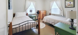 2 Schlafzimmer, Schreibtisch, Bügeleisen/Bügelbrett, kostenloses WLAN