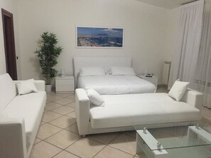 华丽双人房或双床房, 海景 | 迷你吧、特色装修、特色家居、办公桌