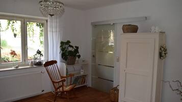 Kamar Double, kamar mandi umum | Area keluarga | TV LED