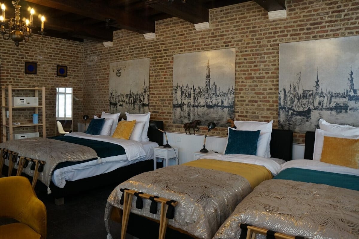 Phòng Suite Cao cấp | 3 phòng ngủ, minibar, két bảo mật tại phòng, trang trí khác biệt