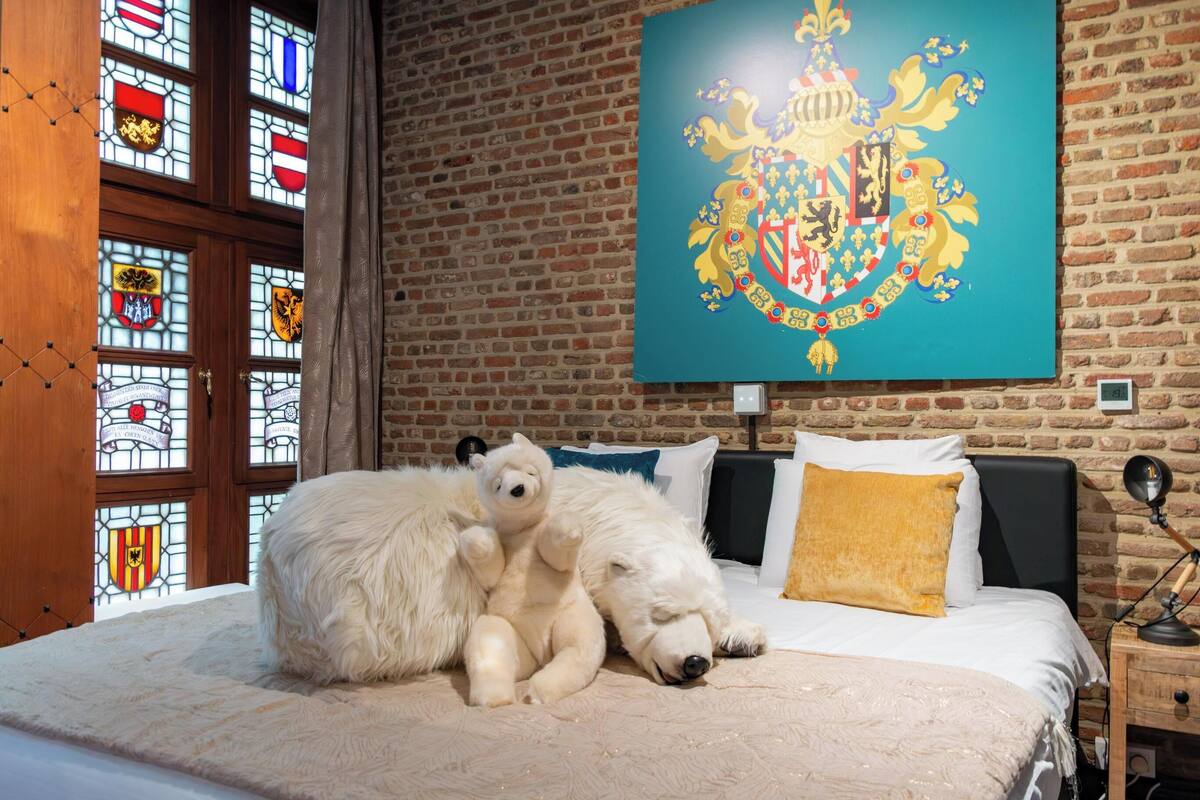 Superior Burgundian Suite with Terrace | Minibar, in-room safe, desk, WiFi (free)