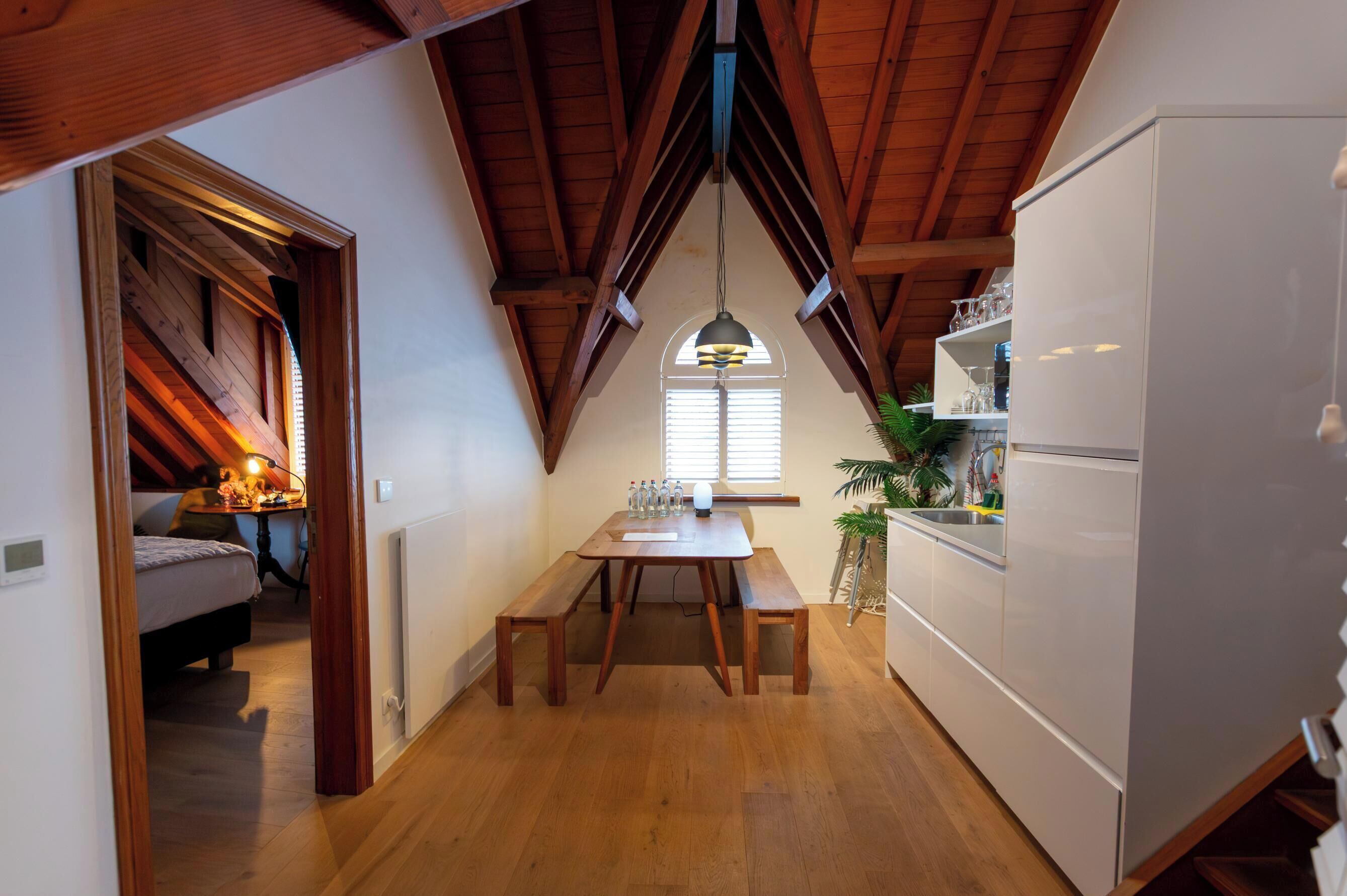 デラックス スイート | 専用簡易キッチン | 冷蔵庫、電子レンジ、コーヒー / ティーメーカー、電気ポット