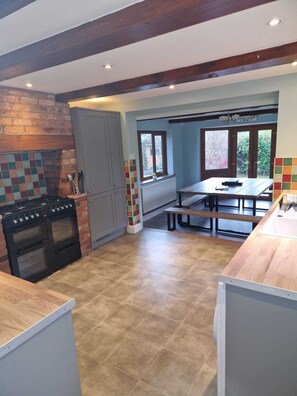 Six-Bedroom House | Private kitchen - Falcon House, Hereford (Hereford)