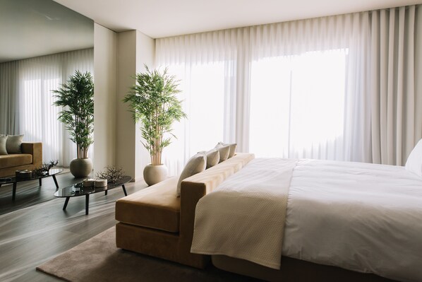 Deluxe Double or Twin Room | Minibar, soundproofing, free cots/infant beds, free WiFi