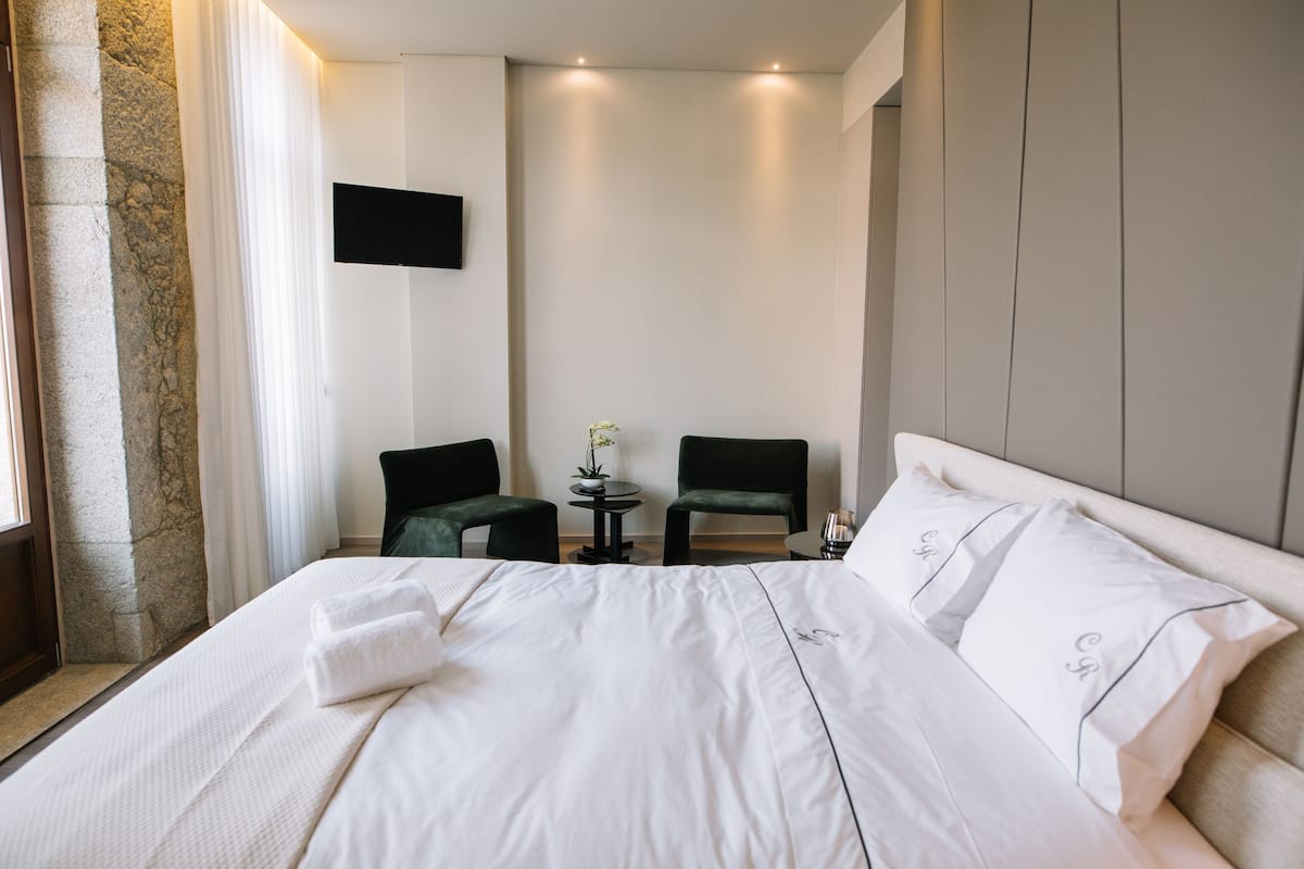 Suite junior, vista al río | 1 habitación, minibar, insonorización y cunas gratuitas
