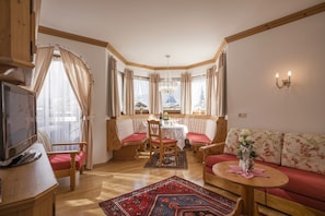 Family Room (35m2) | Living room