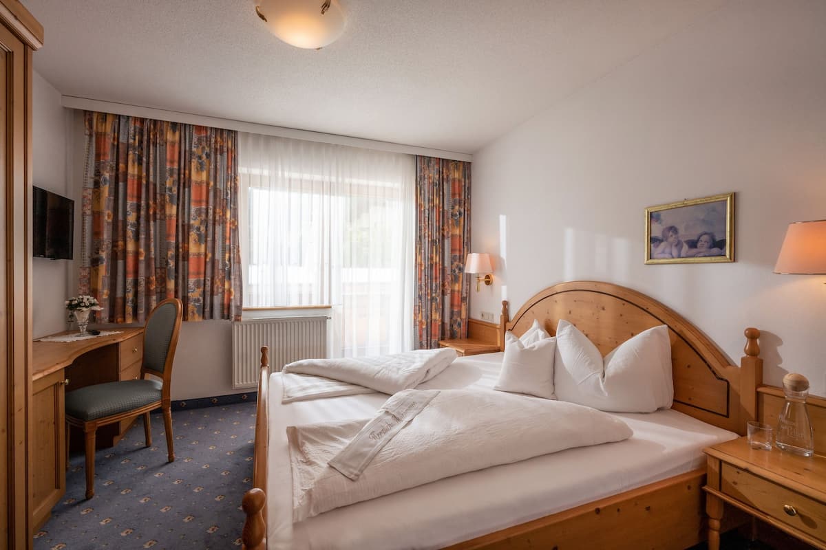 1 bedroom, soundproofing, cots/infant beds, free WiFi