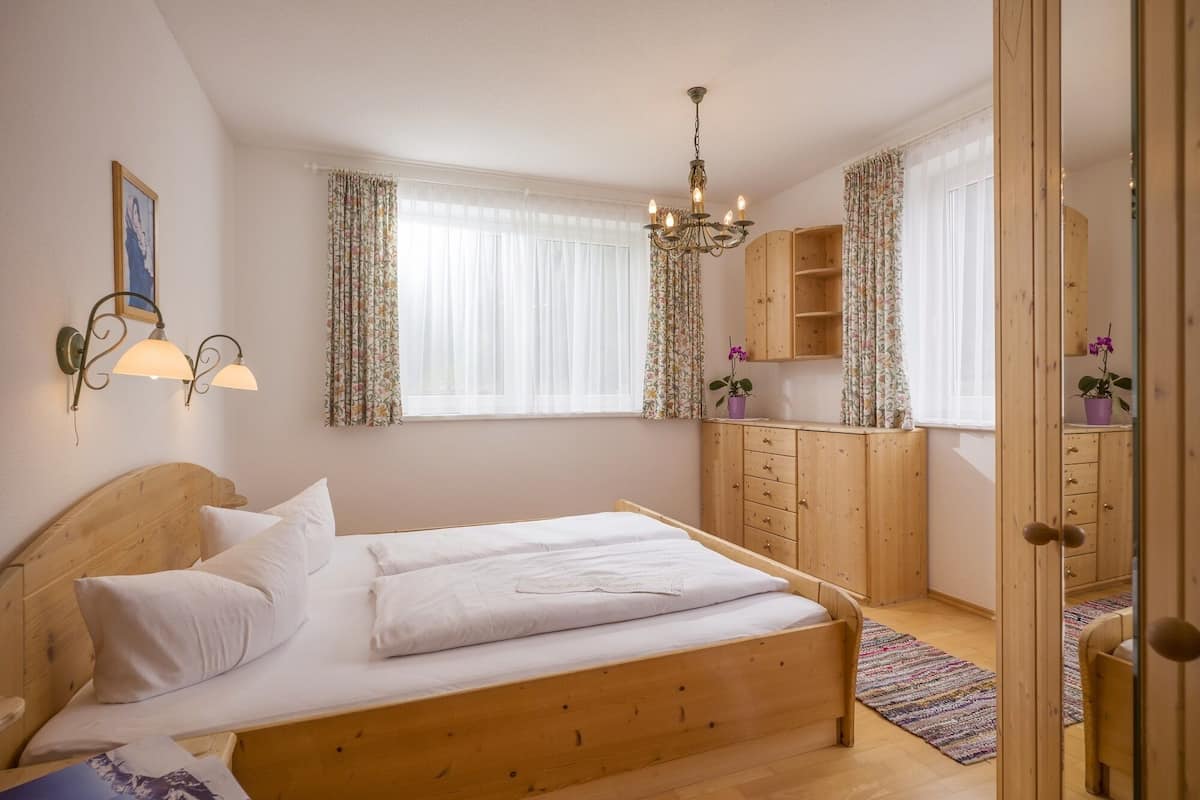 1 bedroom, soundproofing, cots/infant beds, free WiFi