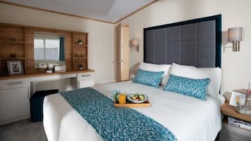 Asuntovaunu (Linwood Lodge) | 2 makuuhuonetta, yksilöllisesti sisustettu, yksilöllisesti kalustettu