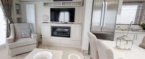 Casa móvil (Minstead Lodge) | Sala de estar | Una televisión de pantalla plana