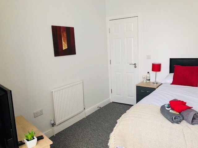 Superior Double Room, Shared Bathroom (With TV)