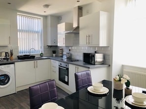 Superior Double Room, Shared Bathroom (With TV) - Townhouse @ 51 Balfour St -stoke (Stoke-on-Trent)