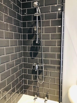 Superior-Doppelzimmer, Gemeinschaftsbad (With TV) | Badezimmer