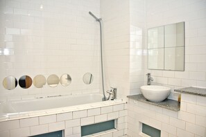 Appartamento City | Bagno | Combinazione doccia/vasca, vasca da bagno a immersione totale
