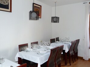 Lunch and dinner served - Antigua Fonda De Villel (Villel)