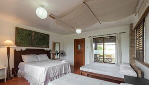 Family Room | Desk, rollaway beds, bed sheets