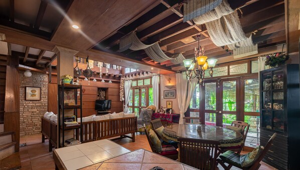 Villa | Living room | Flat-screen TV