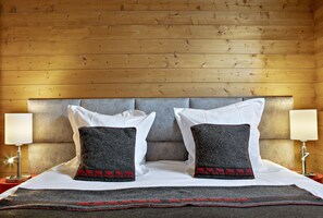 2 quartos, cofres nos quartos, individualmente decorados