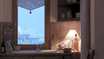 Apartment, 2 Schlafzimmer (Le Villard) | Eigene Küche | Kühlschrank, Mikrowelle, Ofen, Herdplatte
