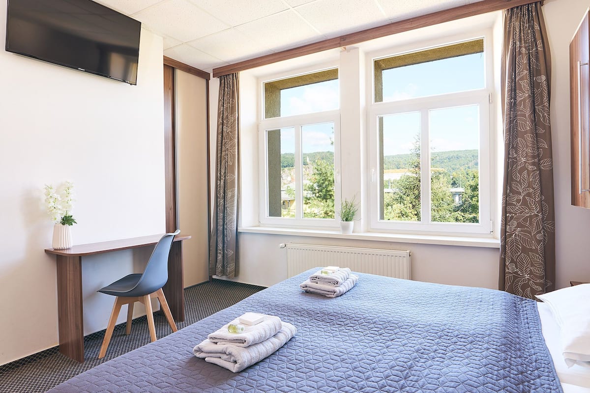 triple room | 1 bedroom, in-room safe, blackout curtains, free wifi