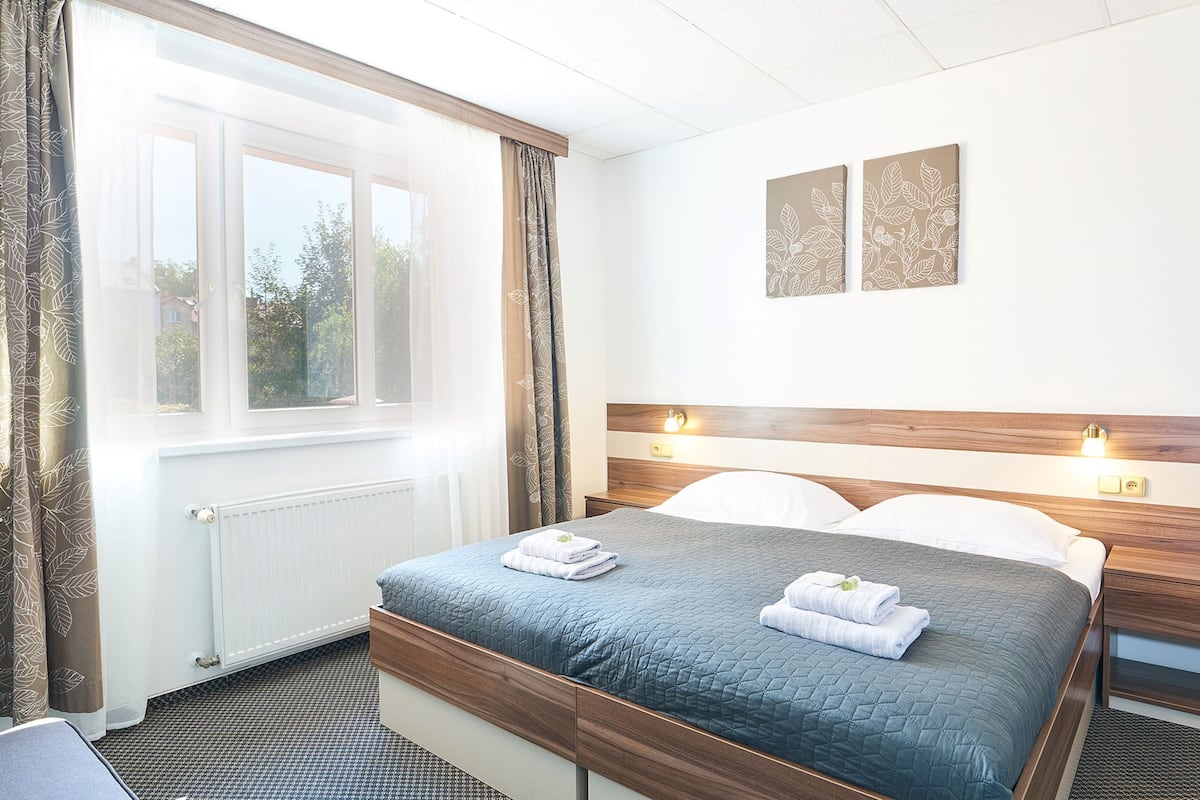 In-room safe, blackout curtains, free WiFi, bed sheets