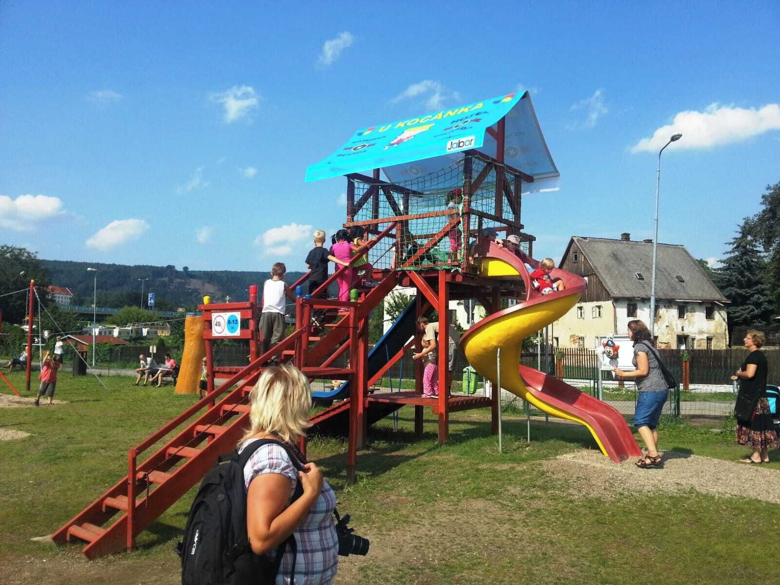 children’s play area – outdoor