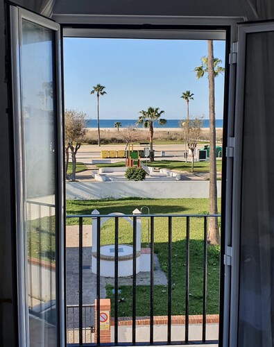 Nice apartment overlooking the beach of Los Bateles! Close to everything but quiet.