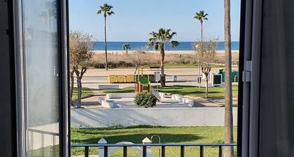 Nice apartment overlooking the beach of Los Bateles! Close to everything but quiet.