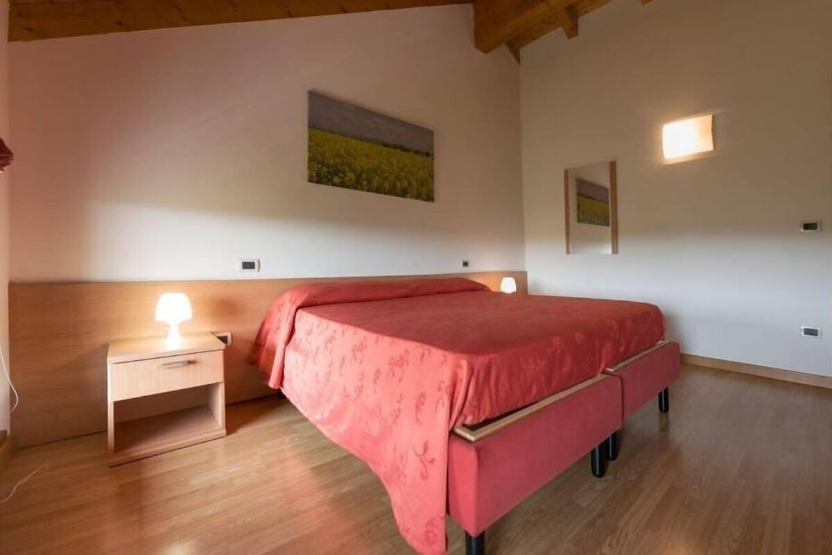 Desk, cribs (free), WiFi (free), individually decorated