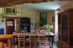 Free daily continental breakfast - Le Domaine d'Ardgalen (Val de Virvée)