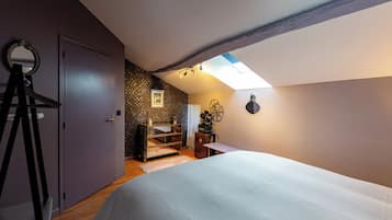 Hepburn Classic Double Room | Premium bedding, Select Comfort beds, blackout drapes, free WiFi